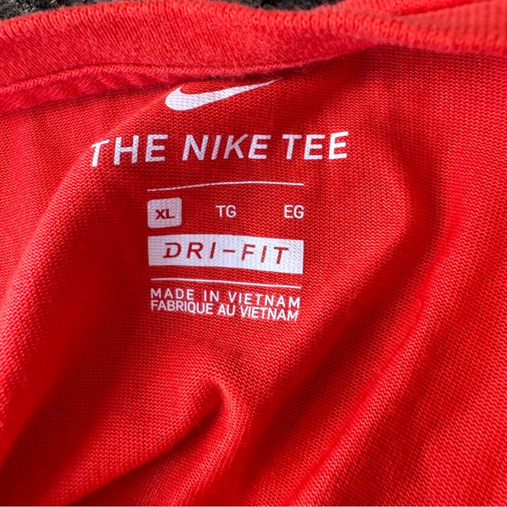 β€οΈ Nike Top β€οΈ - Picture 4 of 4
